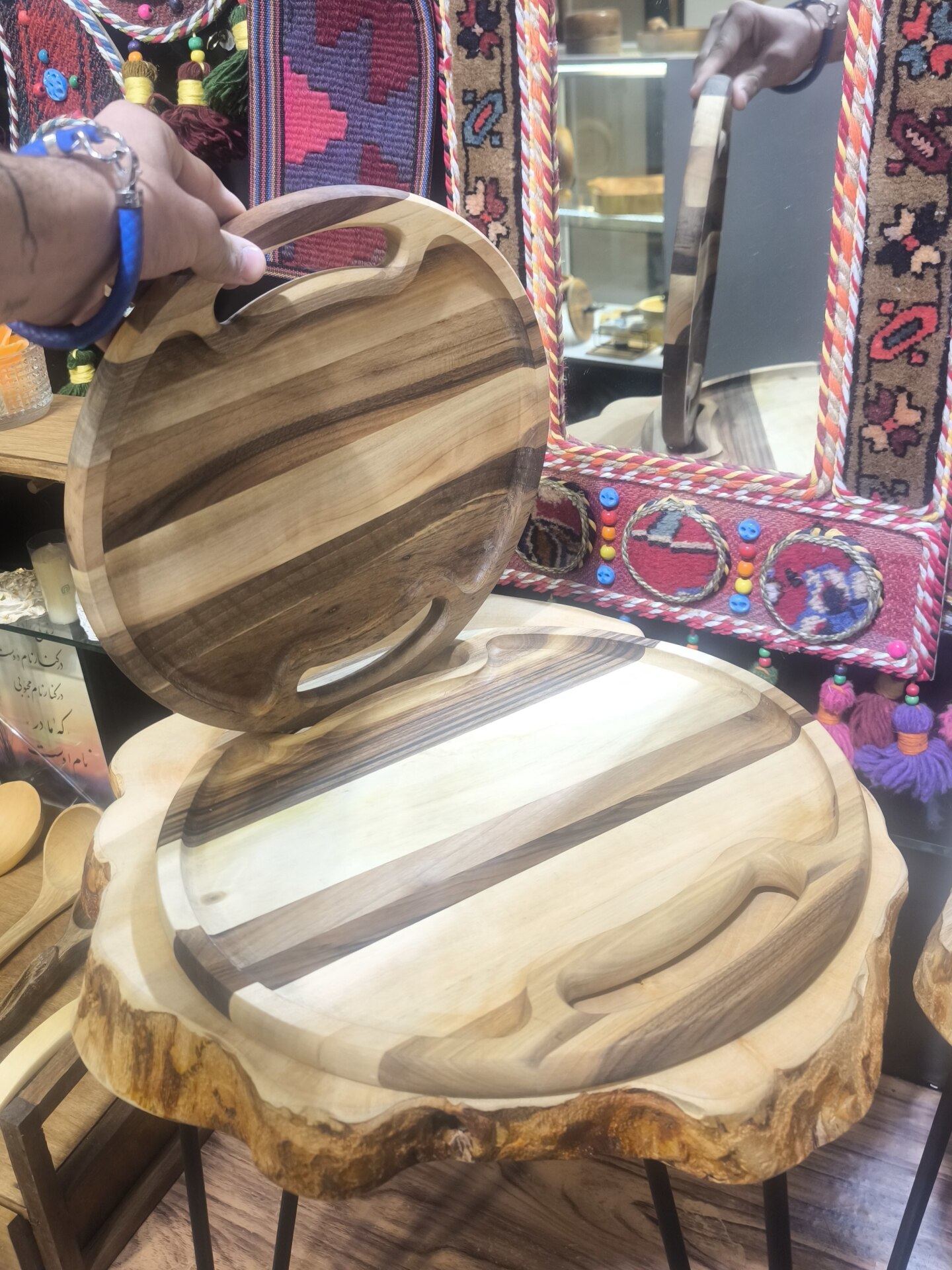  سینی دایره ای دو تیکه سایز ۳۰ و ۳۵ چوب گردو کد 10 