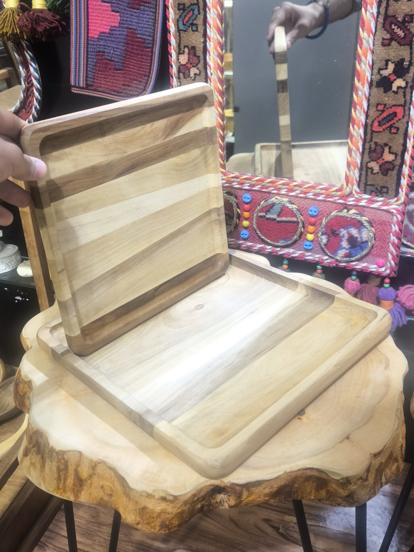  سینی مربعی دو تیکه سایز ۳۰ و ۳۵ چوب گردو کد 11 