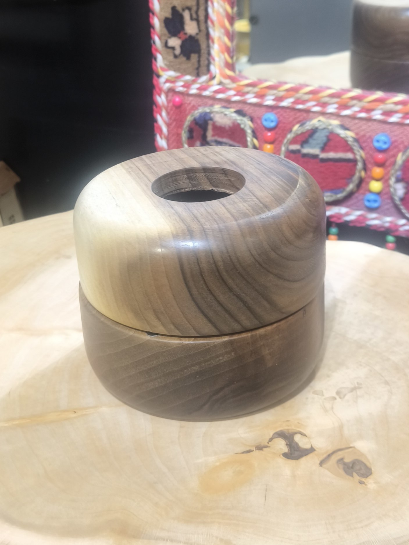  جا دستمال کاغذی رولی مگنتی چوب گردو کد 6 