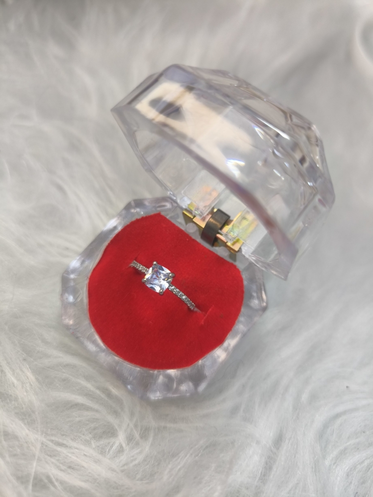 انگشتر جواهری زنانه (فری سایز)