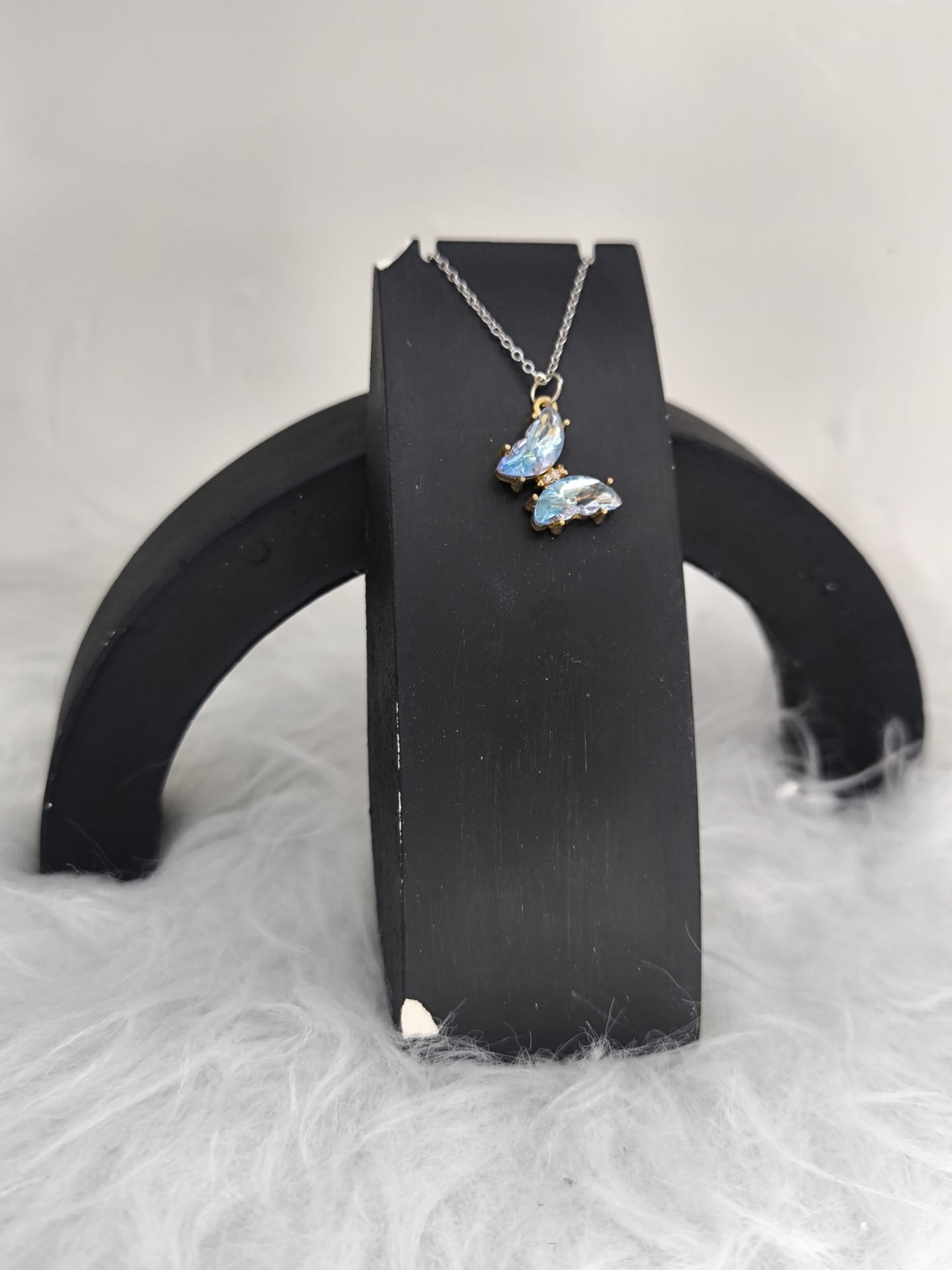  گردنبند پروانه آبی 