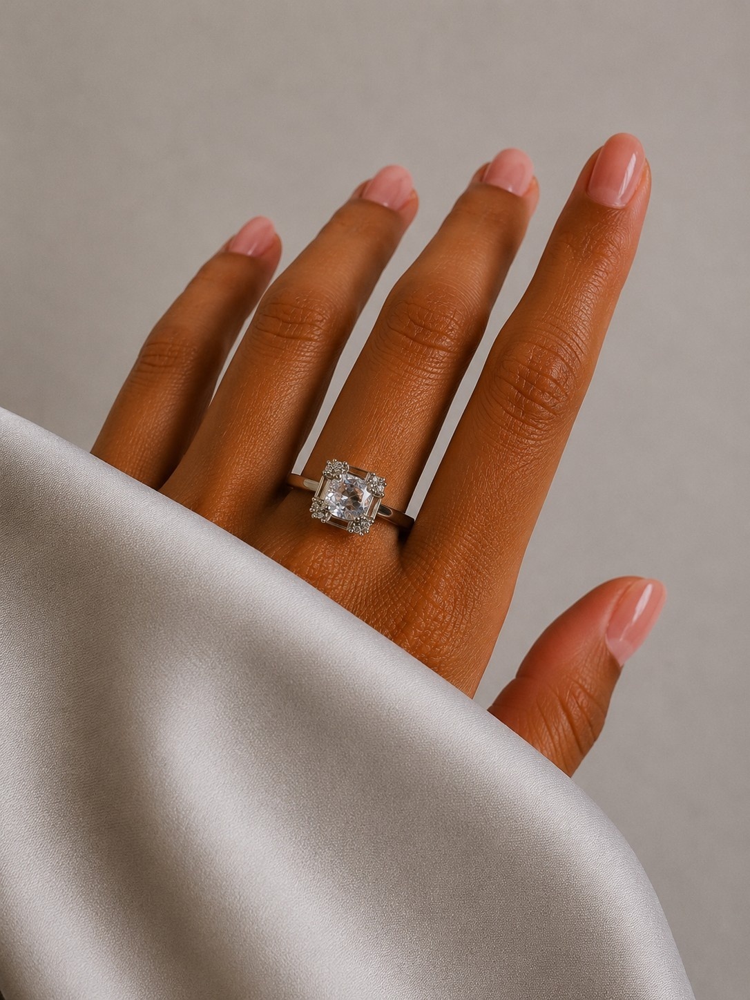  انگشتر زنانه نگین مربع (فری سایز) کد A19 