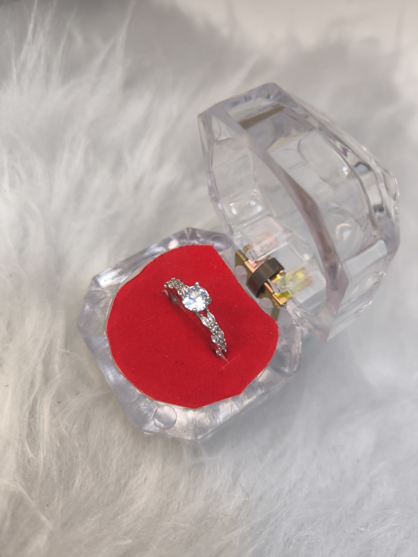  انگشتر جواهری زنانه (فری سایز) 