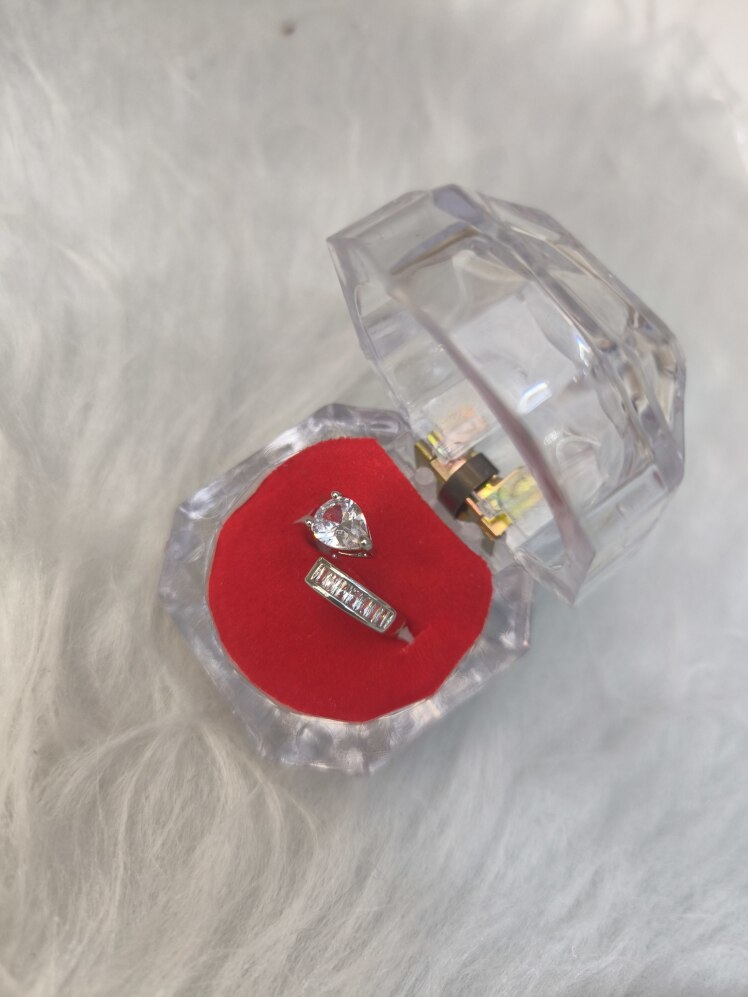 انگشتر جواهری زنانه (فری سایز)