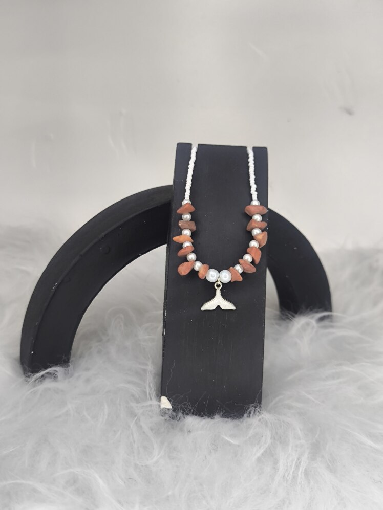 گردنبند صدف و دم وال