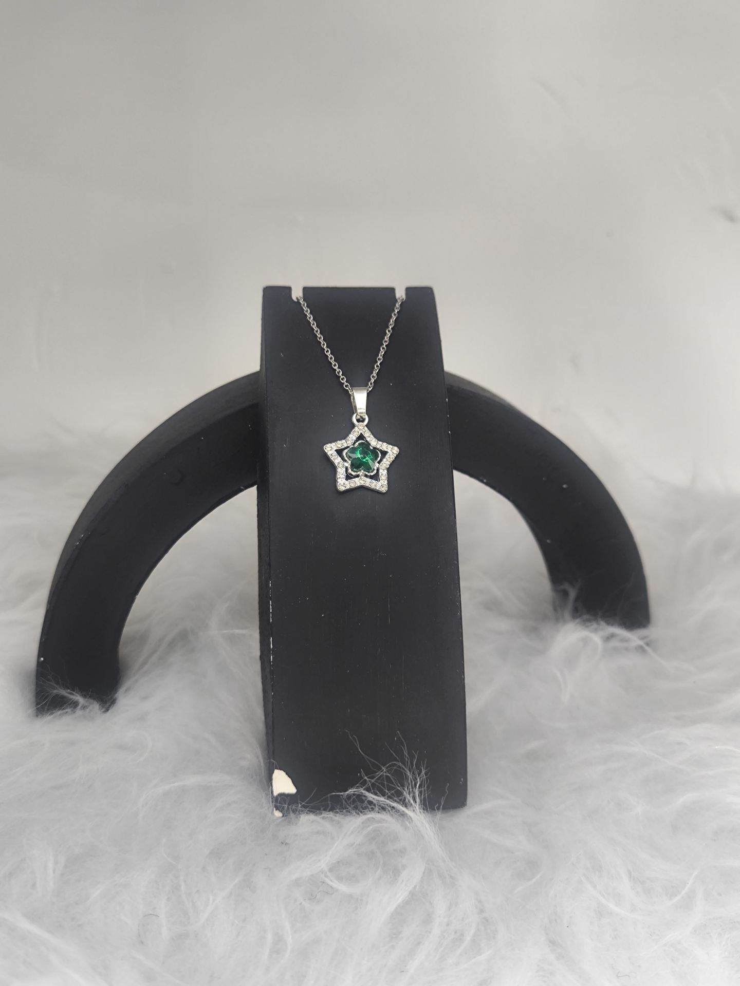  گردنبند جواهری طرح ستاره 