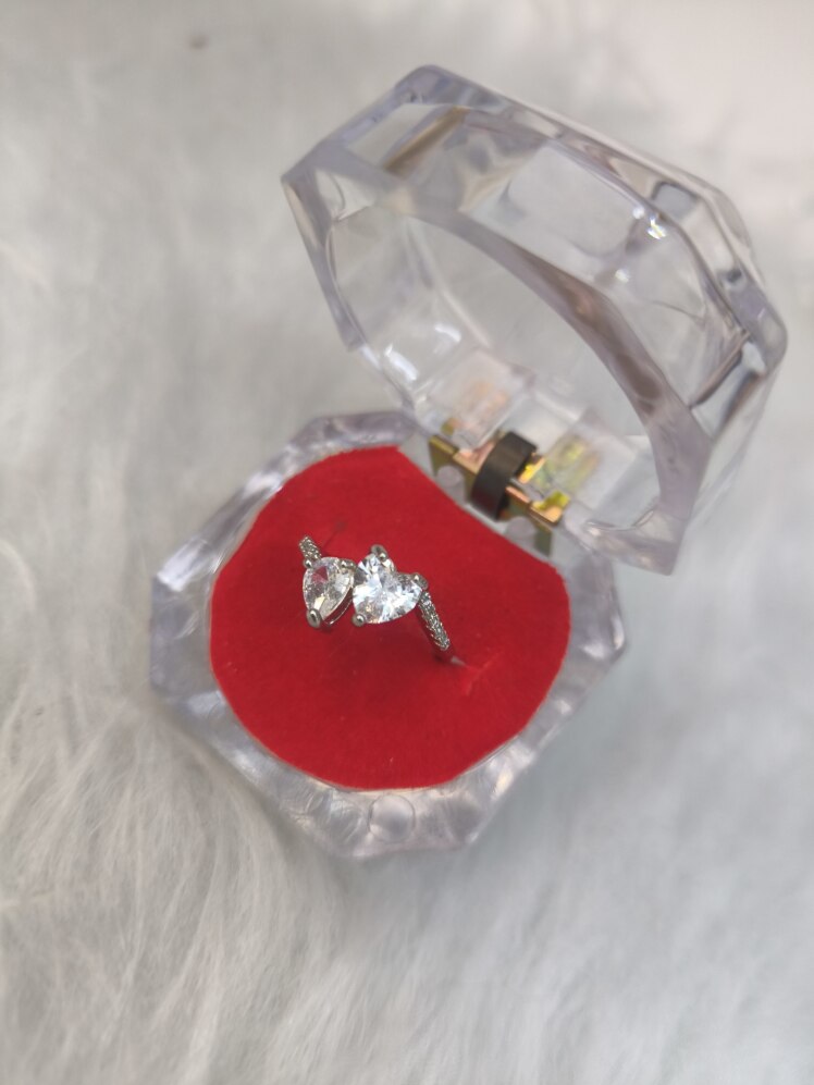 انگشتر جواهری زنانه (فری سایز)