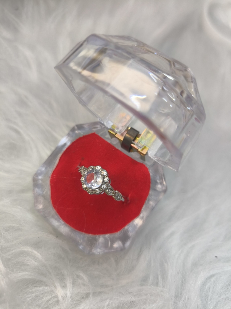 انگشتر جواهری زنانه (فری سایز)