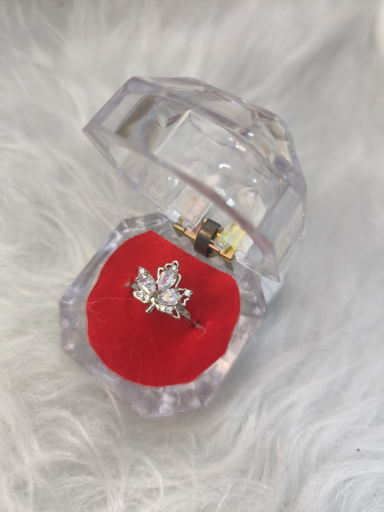 انگشتر جواهری زنانه (فری سایز)