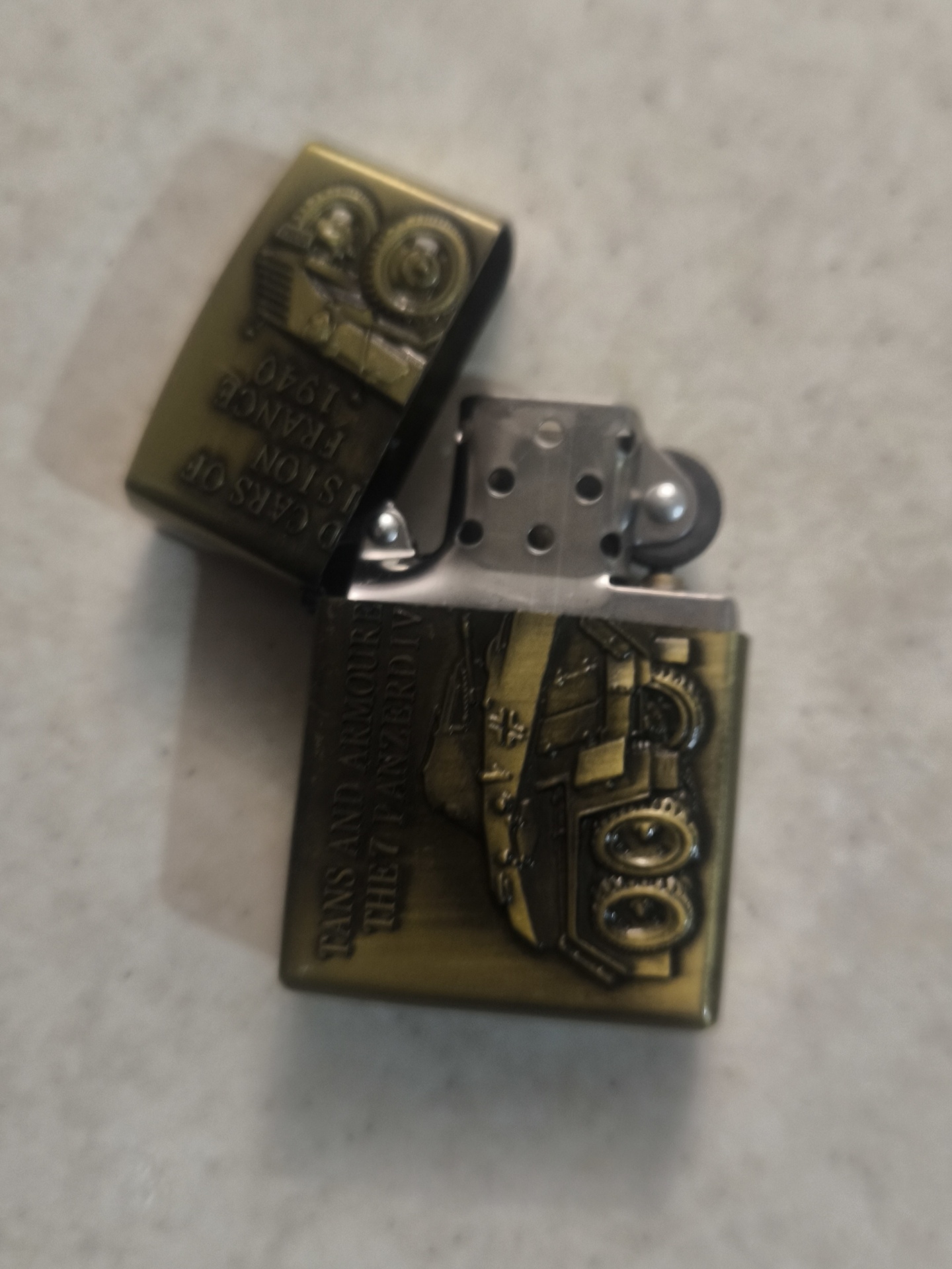  فندک ست سه تایی طرح ماشین (فندک/فیلتر سیگار/بنزین) 