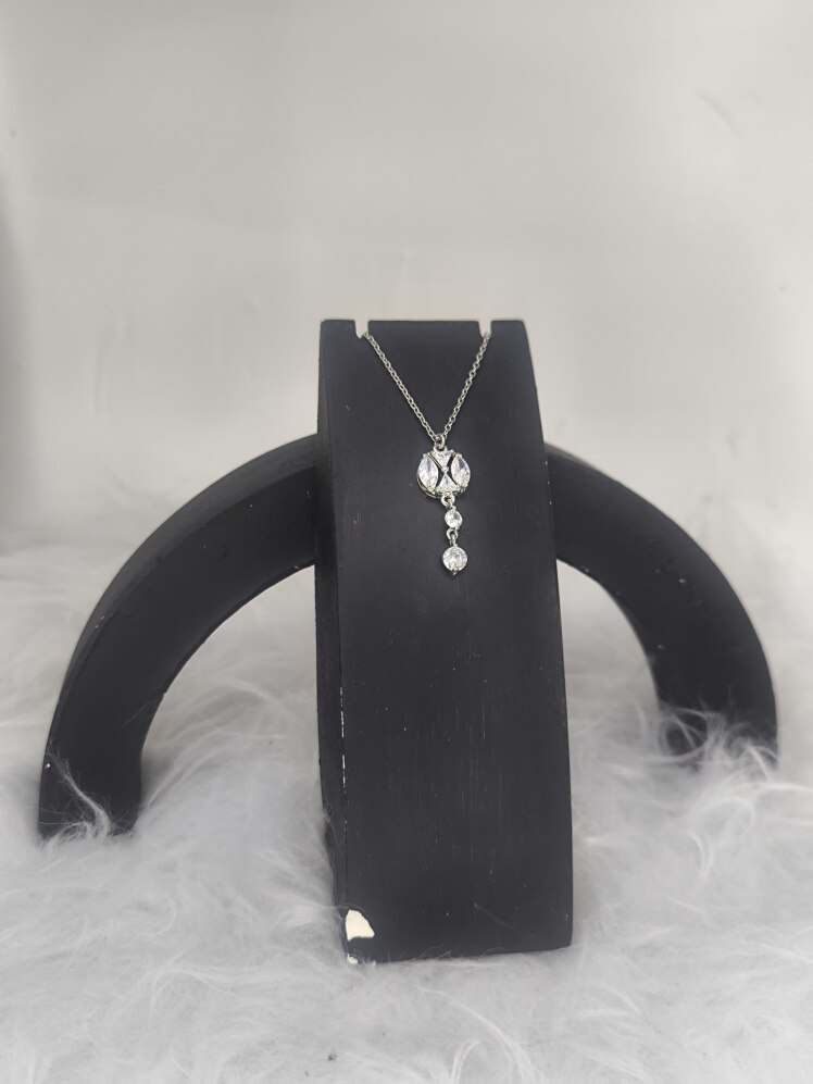 گردنبند جواهری طرح آویز مینیمال