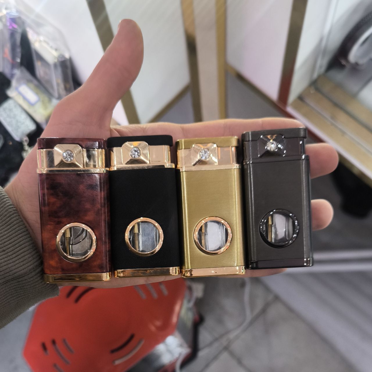  فندک جلو شیشه 