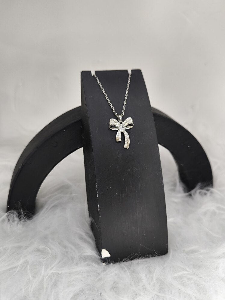 گردنبند جواهری پاپیون