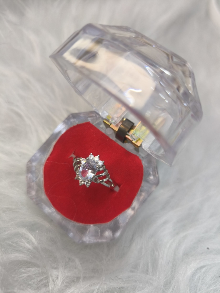 انگشتر جواهری زنانه (فری سایز)